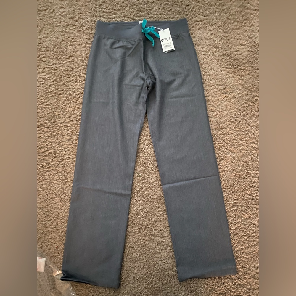 NWT FIGS Livingston Scrub Pant Color Graphite Size Small Regular 31” Inseam
